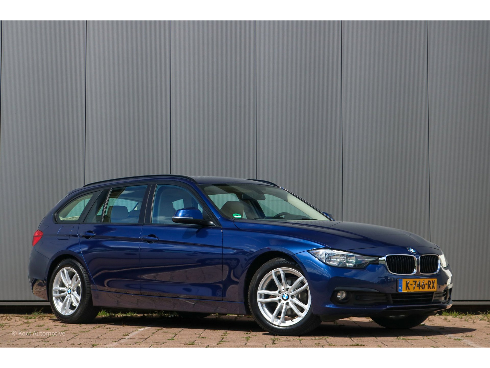 BMW 3 Serie Touring 318d Centennial High Executive | Trekhaak | Leder | Navi | PDC | Cruise | Rijklaar.