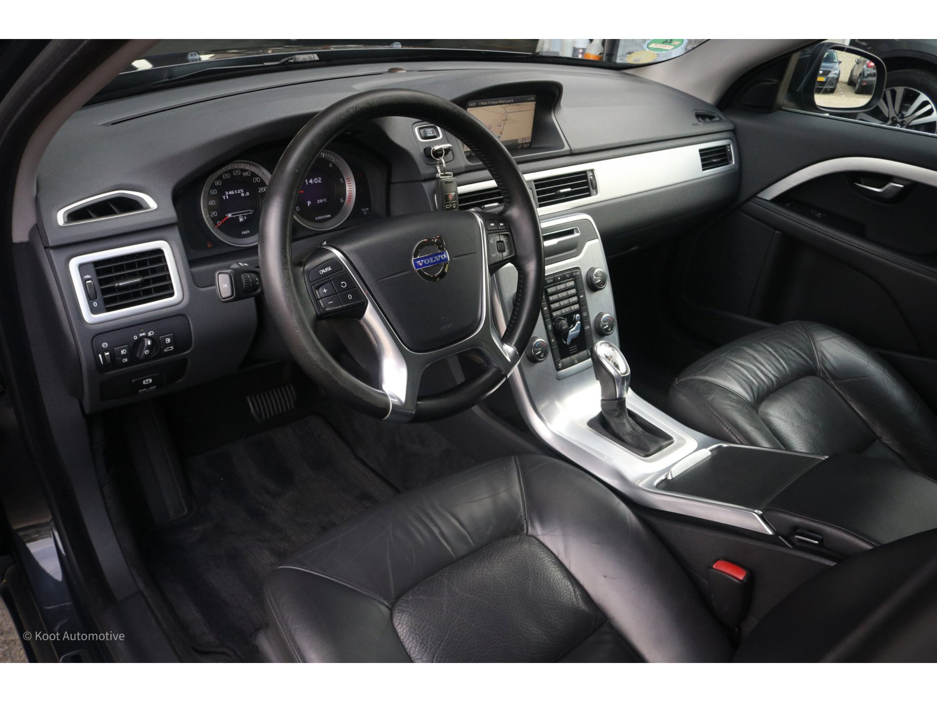 Volvo V70 1.6 D2 Summum | Automaat | Leder | Xenon | Navi | Trekhaak | Volledig onderhouden